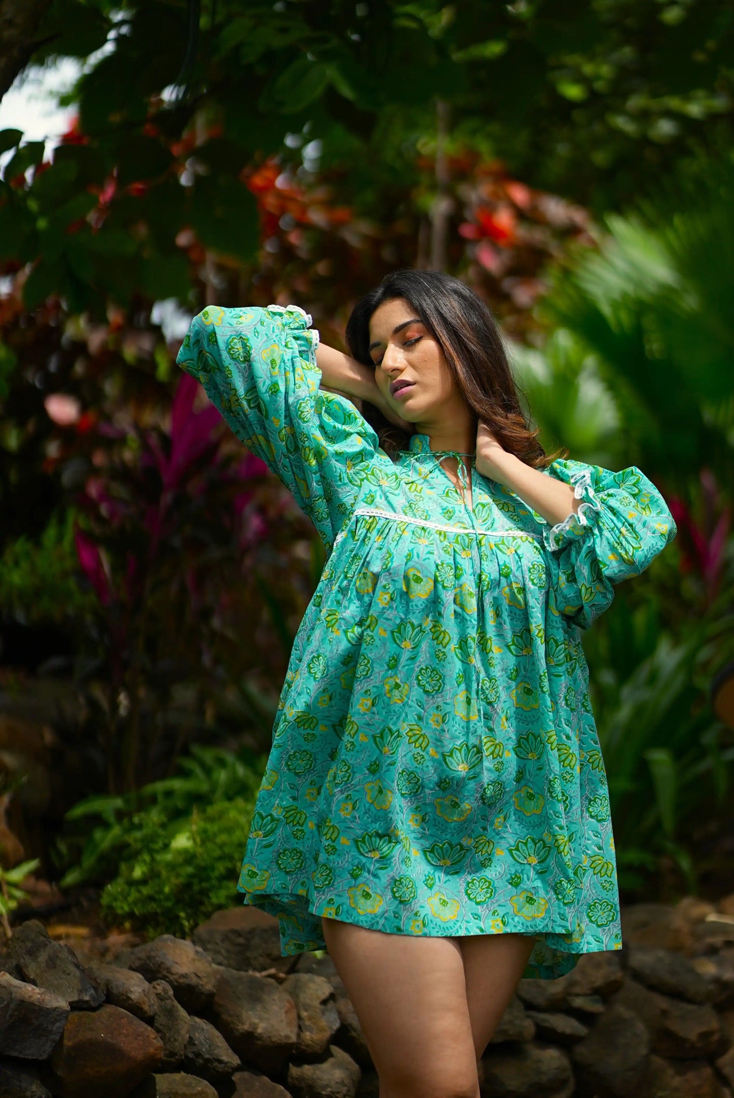 Balloon-sleeved A-line dress