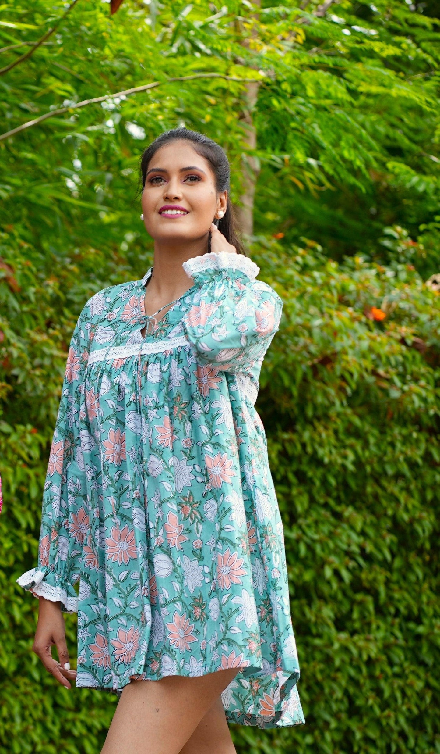 Balloon-sleeved A-line dress