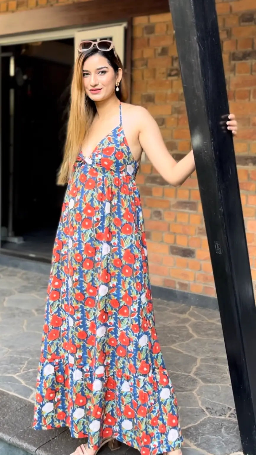 Halter neck dress with pockets