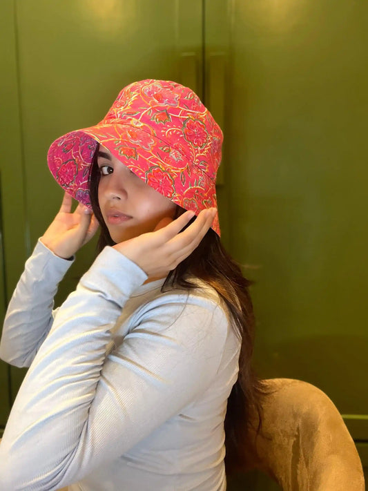 Printed cotton bucket hat.