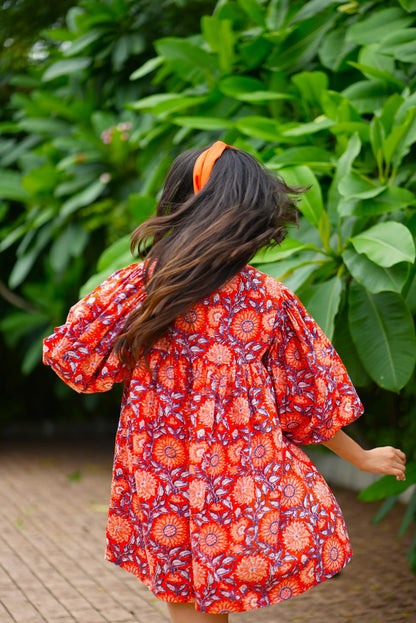Balloon-sleeved A-line dress