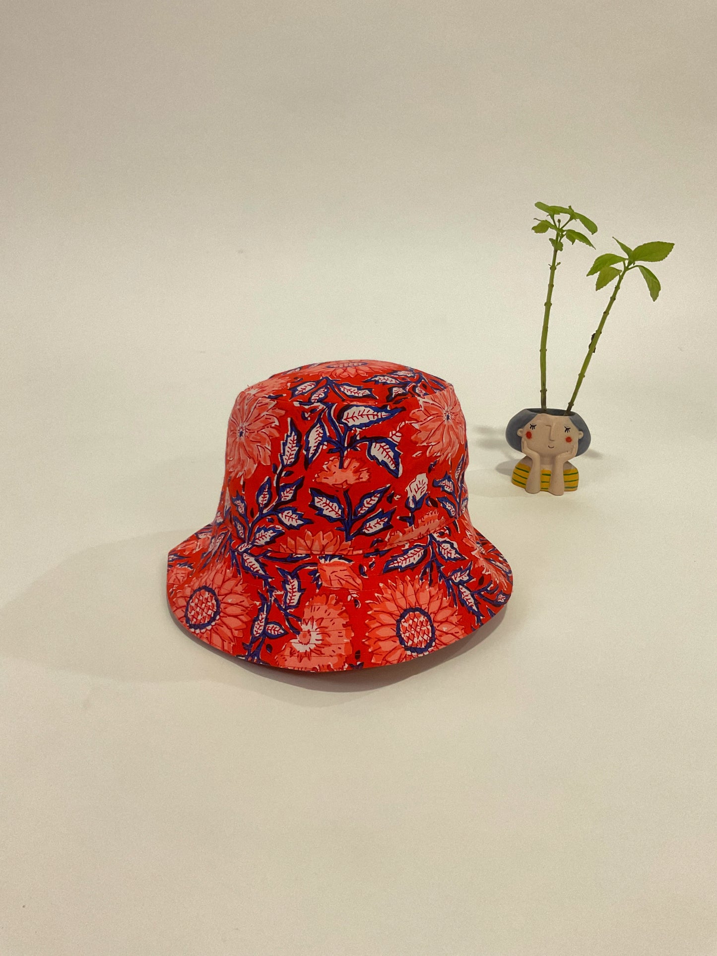 Printed cotton bucket hat.