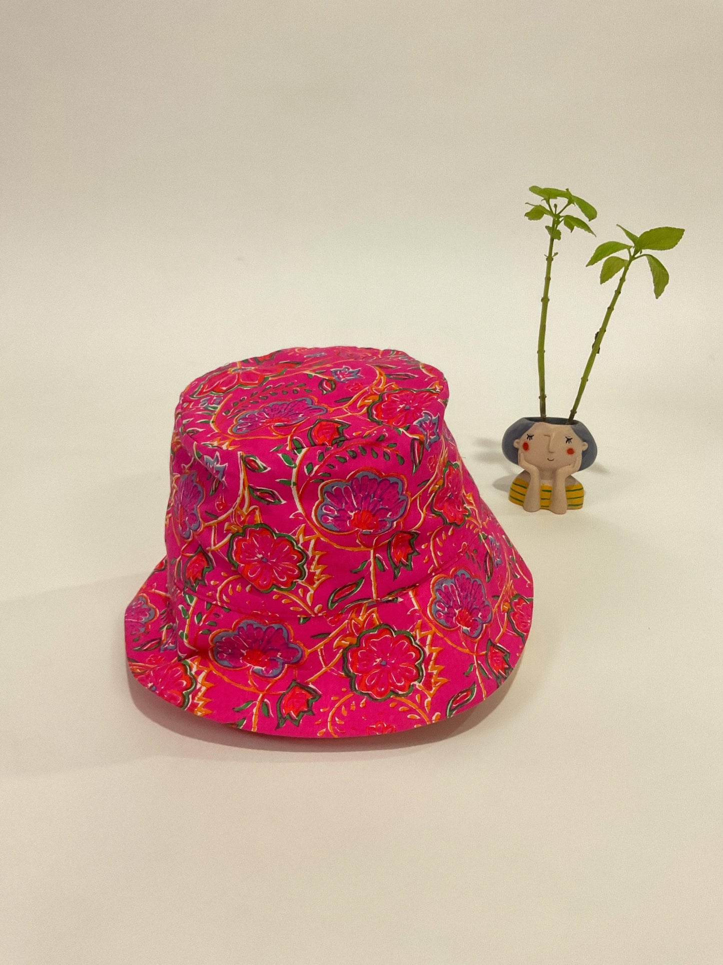 Printed cotton bucket hat.